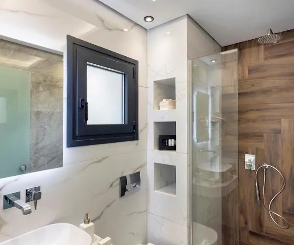 Toska Tower Chrisi Ammoudia